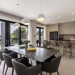 Villa Mare & Luce - Beachfront Complex *