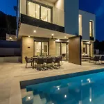 Mare & Luce - Beachfront Complex Villa