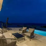 Villa Mare & Luce - Beachfront Complex
