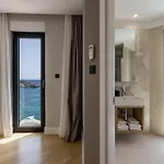Mare & Luce - Beachfront Complex Villa
