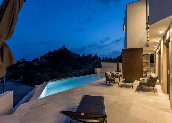 Mare & Luce Villa *
