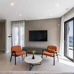 Villa Mare & Luce - Beachfront Complex Pijavicino