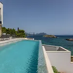 Mare & Luce - Beachfront Complex Villa