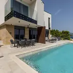 Villa Mare & Luce - Beachfront Complex *