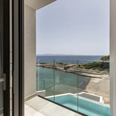 Mare & Luce - Beachfront Complex Villa Pijavicino