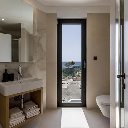 Villa Mare & Luce - Beachfront Complex *
