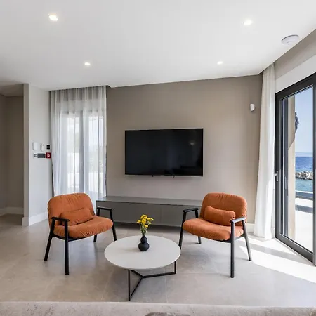 Villa Mare & Luce - Beachfront Complex Pijavicino