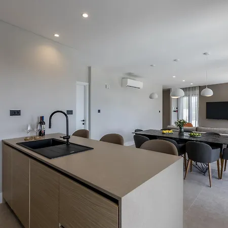 Mare & Luce - Beachfront Complex Villa