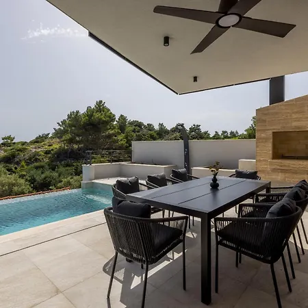 Villa Mare & Luce - Beachfront Complex Pijavicino