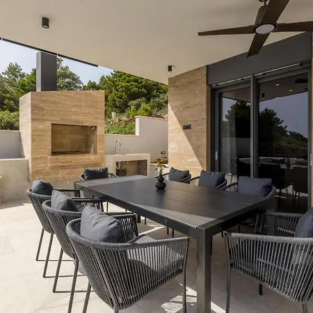 Mare & Luce - Beachfront Complex Villa *