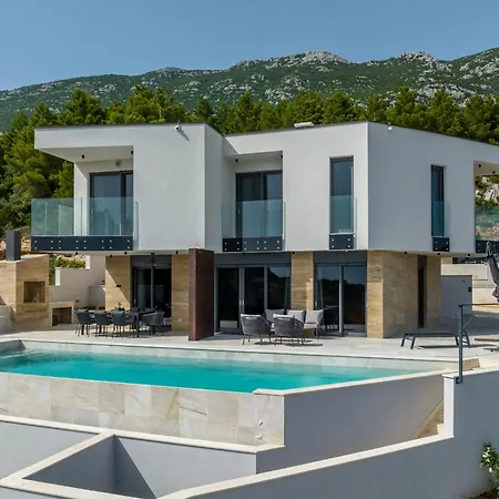 Mare & Luce - Beachfront Complex Villa *