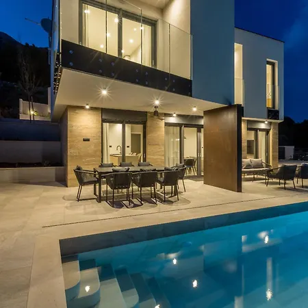 Mare & Luce - Beachfront Complex Villa