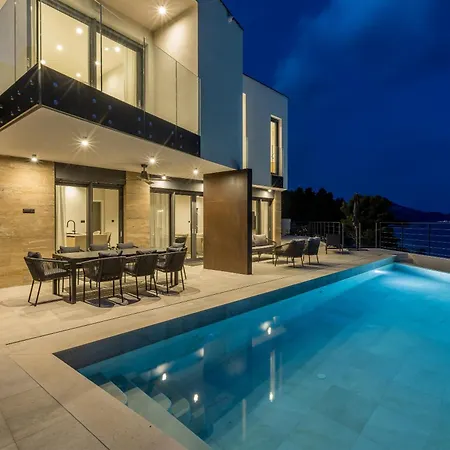 Mare & Luce - Beachfront Complex Villa Pijavicino