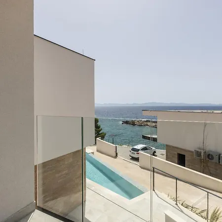 Villa Mare & Luce - Beachfront Complex