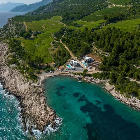Mare & Luce - Beachfront Complex Villa *