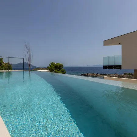 Mare & Luce - Beachfront Complex Villa *
