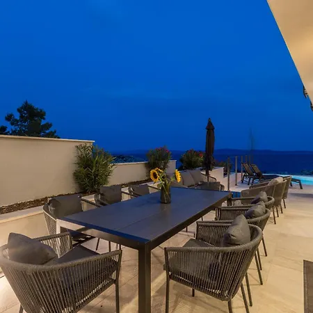 Mare & Luce - Beachfront Complex Villa Pijavicino