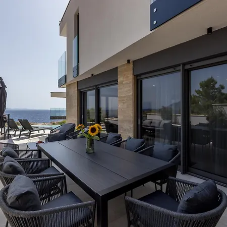 Mare & Luce - Beachfront Complex Villa