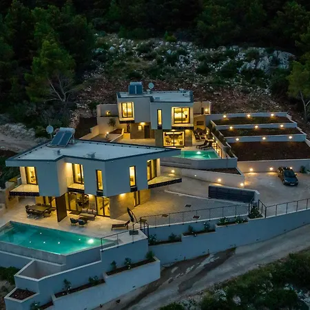 Mare & Luce - Beachfront Complex Villa