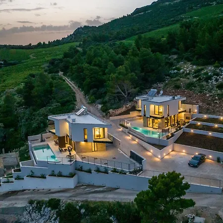 Villa Mare & Luce - Beachfront Complex